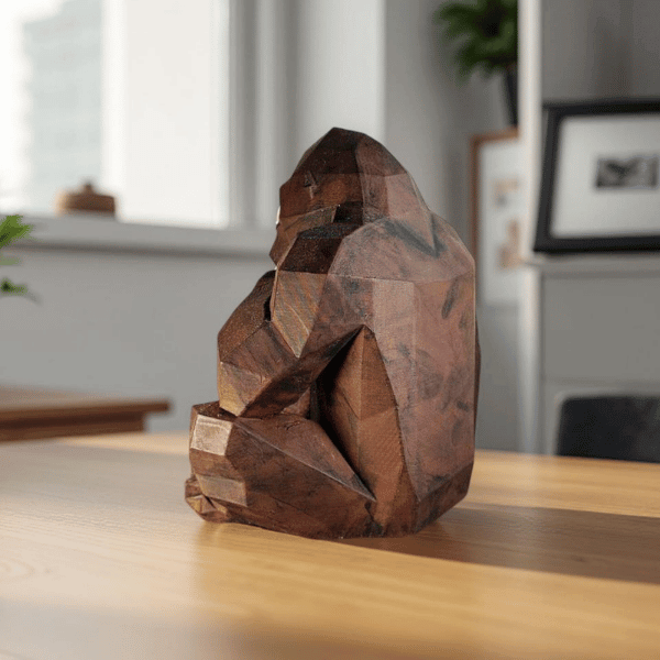 Geometrik Düşünen Goril Heykeli - Modern Sanat ve Liderlik Sembolü