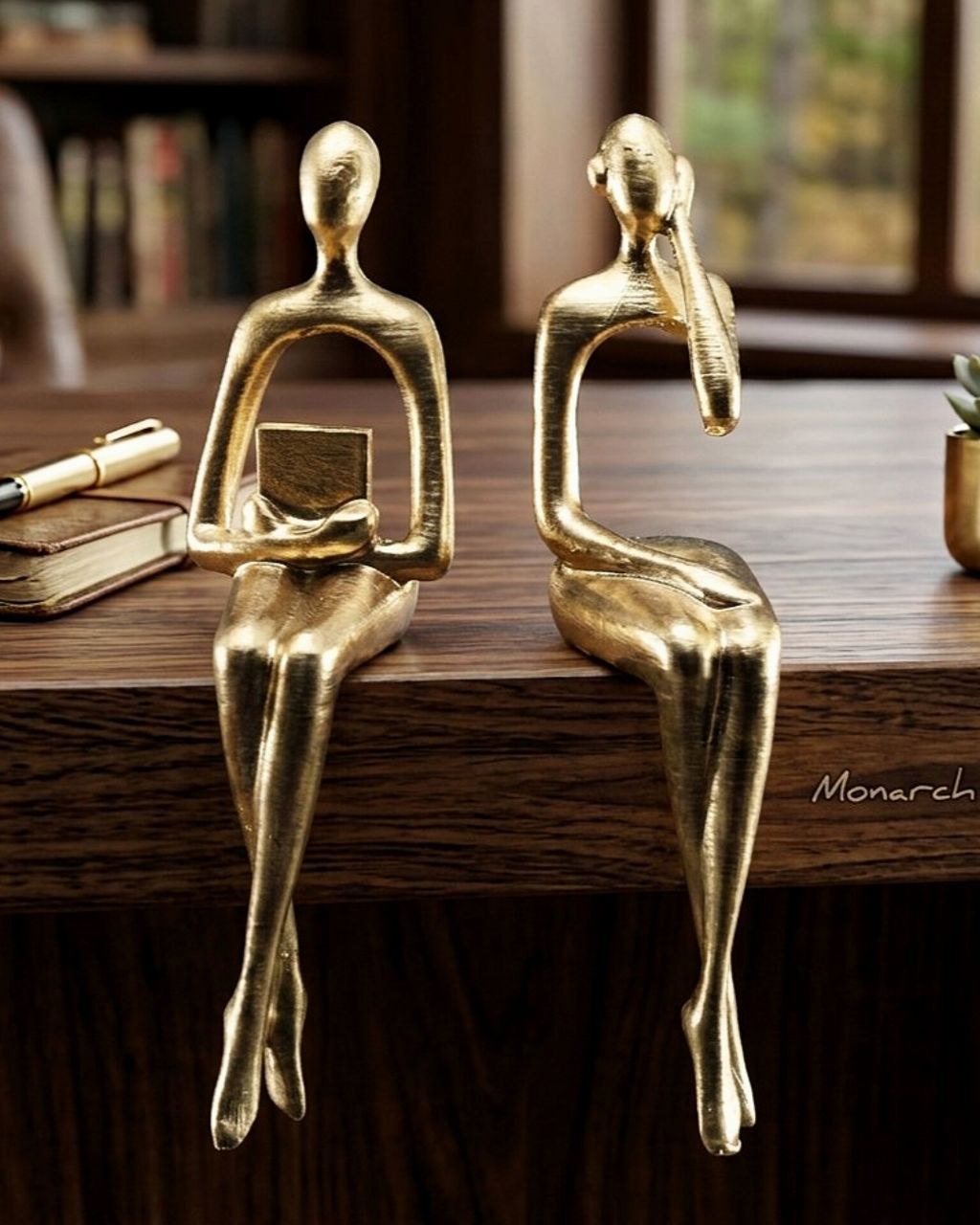 3’lü Entelektüel Figür Seti - Düşünen, Kitap Okuyan ve Müzik Dinleyen Gold Biblo - Modern Ev ve Ofis Dekorasyon Objesi (10 Cm)