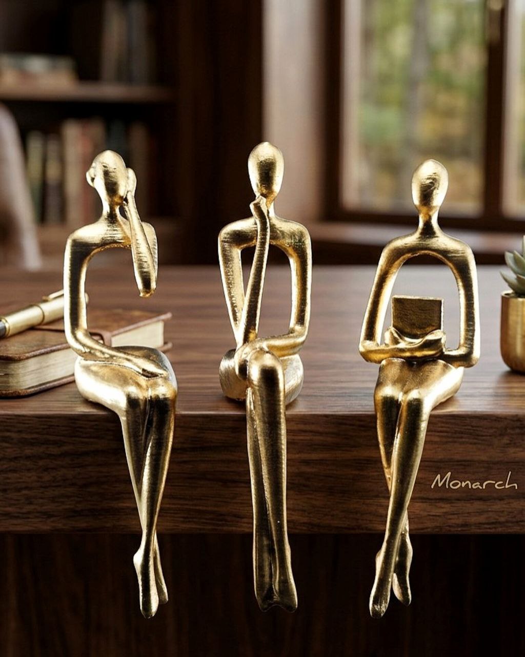 3’lü Entelektüel Figür Seti - Düşünen, Kitap Okuyan ve Müzik Dinleyen Gold Biblo - Modern Ev ve Ofis Dekorasyon Objesi (10 Cm)