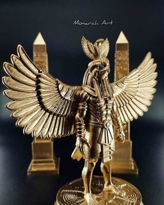 Antik Mısır Horus Heykeli ve İkili Obelisk Seti - Premium Gold Mistik Dekorasyon Figür Grubu